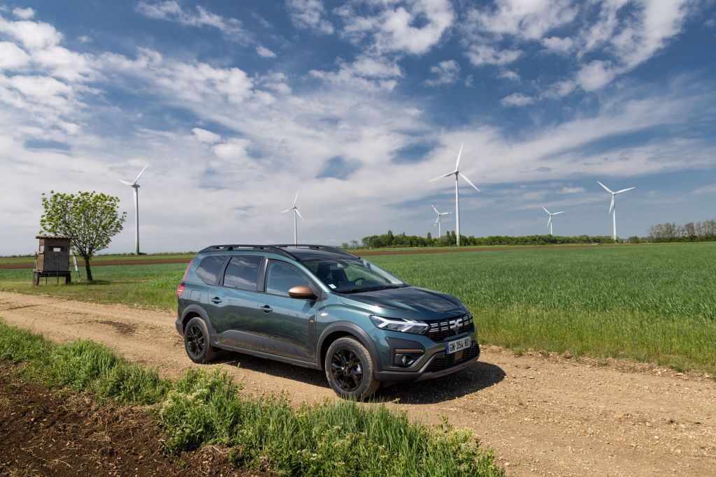 Dacia: Γκαζώνει σε πωλήσεις, σε Ευρώπη – Ποιο μοντέλο της σαρώνει