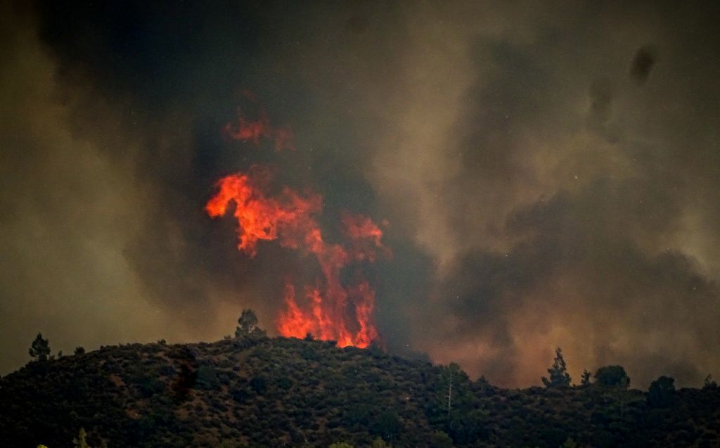 Λέκκας για φωτιά στη Ρόδο: «Το περιβάλλον έχει καταστραφεί – Αντικρίζω πρωτόγνωρες εικόνες»