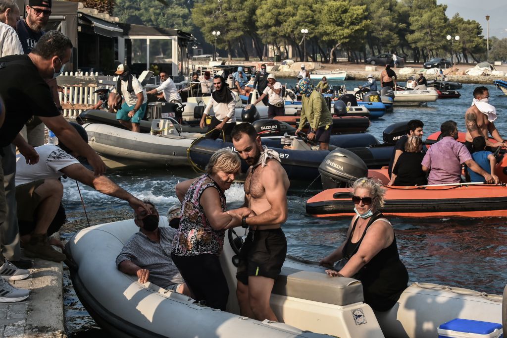 Η χώρα (ξανά) καίγεται – Οι ευθύνες δεν «σβήνονται» με μία παραίτηση