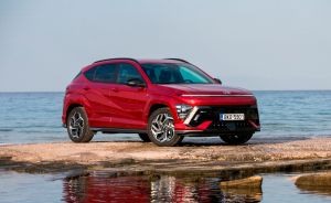 Το ολοκαίνουριο Hyundai KONA ανακηρύχθηκε Αυτοκίνητο της Χρονιάς στα Auto Express New Car Awards