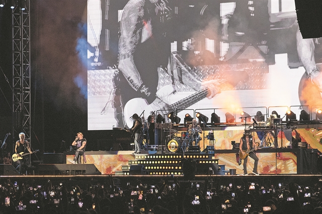 Τρεις «καυτές» ώρες στην Paradise City των Guns N’ Roses