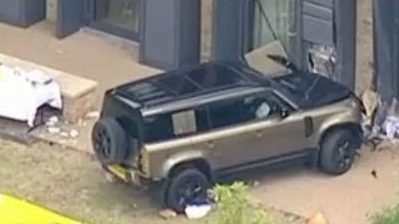 Νεκρό ένα κορίτσι από το αυτοκίνητο που έπεσε σε σχολείο στο Λονδίνο