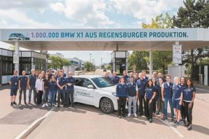 BMW X1: ΕΠΙΑΣΕ ΤΟ ΕΚΑΤΟΜΜΥΡΙΟ