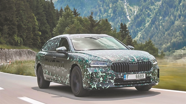 SKODA SUPERB: ΠΟΡΕΙΑ ΓΙΑ ΤΗΝ 4Η ΓΕΝΙΑ