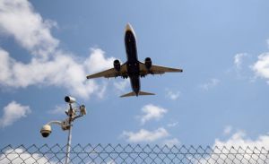 «Η Ρόδος είναι απαίσια ιδέα» – Τι είπε πιλότος σε επιβάτες