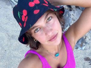 Κλέλια Ανδριολάτου: Στα αγαπημένα της Κουφονήσια η ηθοποιός – Χαλαρώνει σε κουνιστή πολυθρόνα