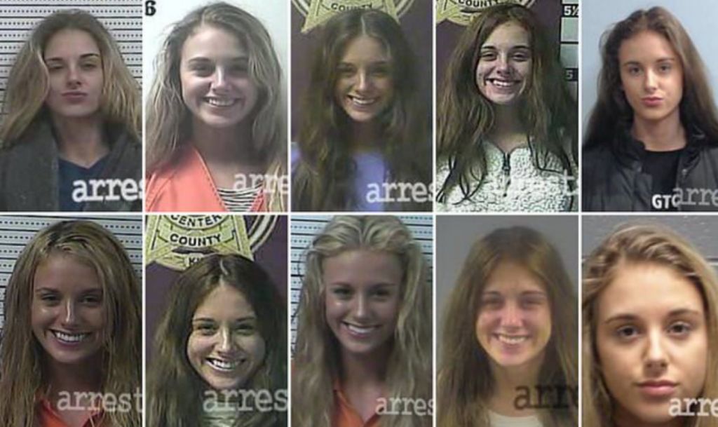 Στα 23 της έγινε viral για τη «συλλογή» φωτογραφιών από τις 11 συλλήψεις της