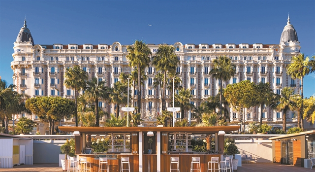 Μουσική, γαστρονομία και τιρκουάζ νερά