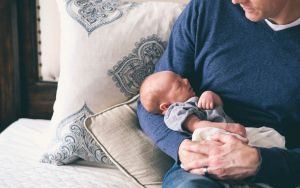 Νέοι μπαμπάδες με αντικαταθλιπτικά λόγω του μωρού!