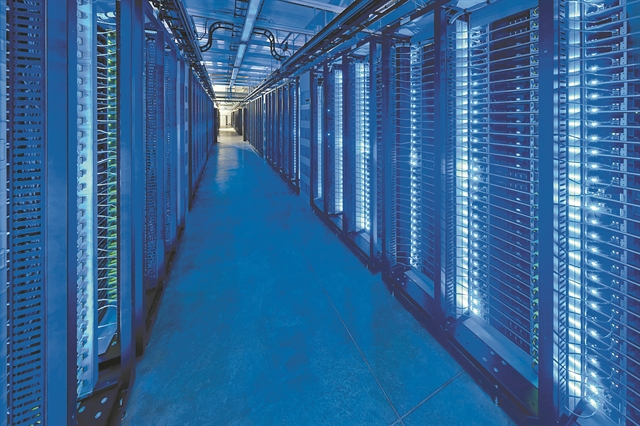 Επενδύσεις 1,2 δισ. δολάρια σε data centers