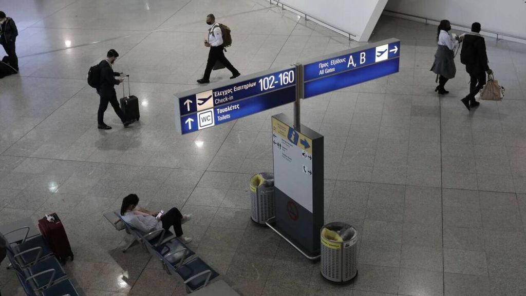 Ηλικιωμένος έκλεβε κινητά και πορτοφόλια στο «Ελ. Βενιζέλος»