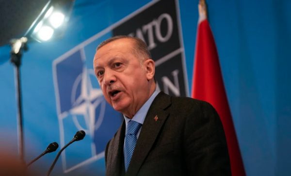 Κομισιόν σε Ερντογάν: Ξεχωριστές οι διαδικασίες ένταξης σε ΕΕ και ΝΑΤΟ