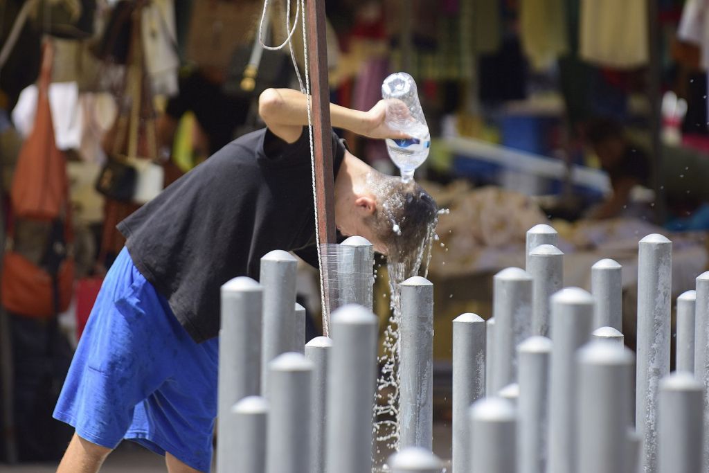 Καύσωνας «Κλέων»: Ξεκινά η θερμή εισβολή με θερμοκρασίες «φωτιά» μέχρι την Κυριακή