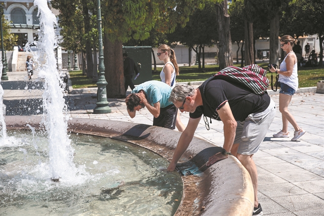 Ο «Κλέων» «καίει» τη χώρα στους 43°C