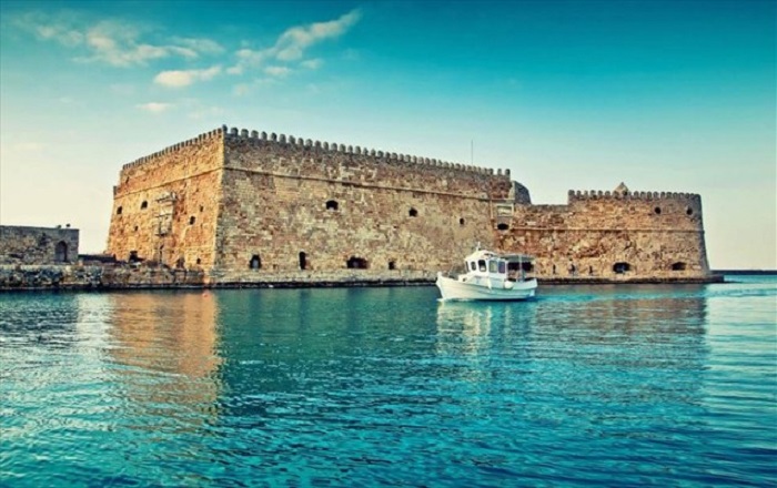 Παιδί έπεσε από το Κούλε – Μεταφέρθηκε στα επείγοντα του ΠΑΓΝΗ