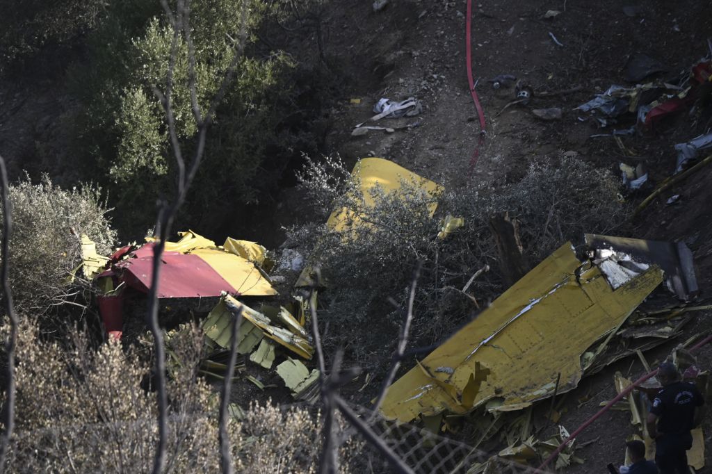 Πτώση Καναντέρ στην Κάρυστο: Τα τρία πιθανά σενάρια της συντριβής