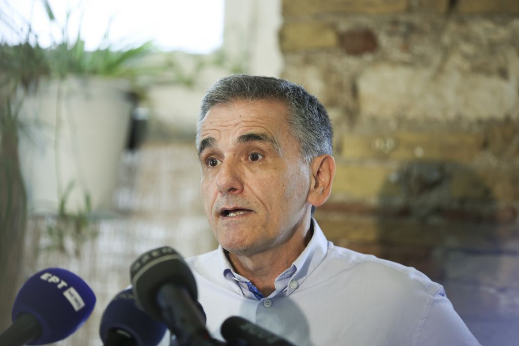 Περιστατικό εργασιακού μεσαίωνα καταγγέλλει ο Τσακαλώτος – Εργοδότης απαγορεύει τις εξόδους σε εργαζόμενους