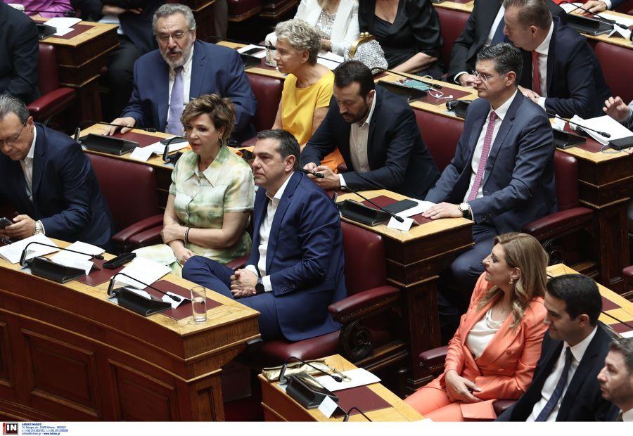 Τσίπρας: Να φύγουν οι Σπαρτιάτες από πίσω μας