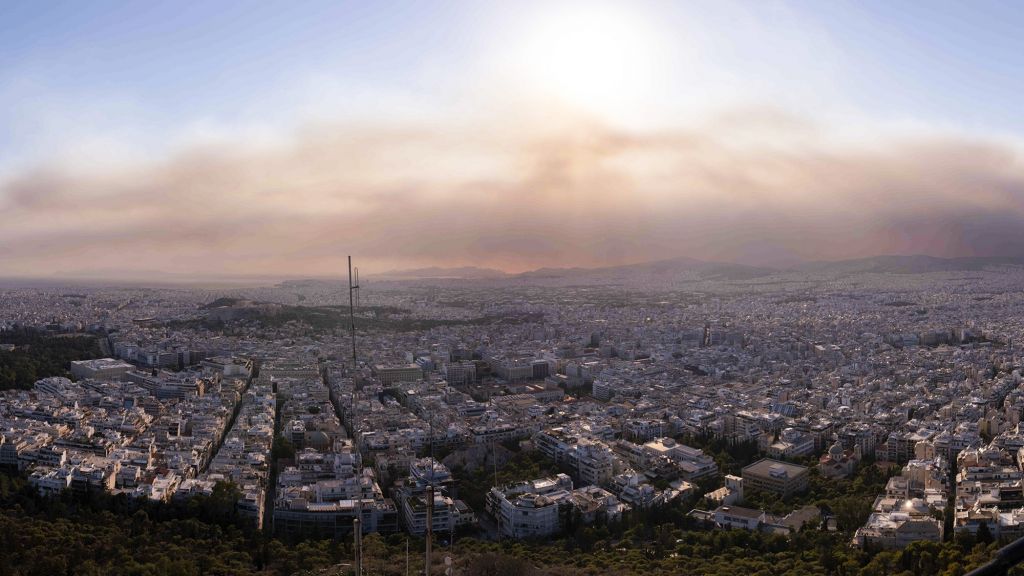 Φωτιά στην Πάρνηθα: Συναγερμός για τα επικίνδυνα σωματίδια – Πώς θα προστατευτείτε