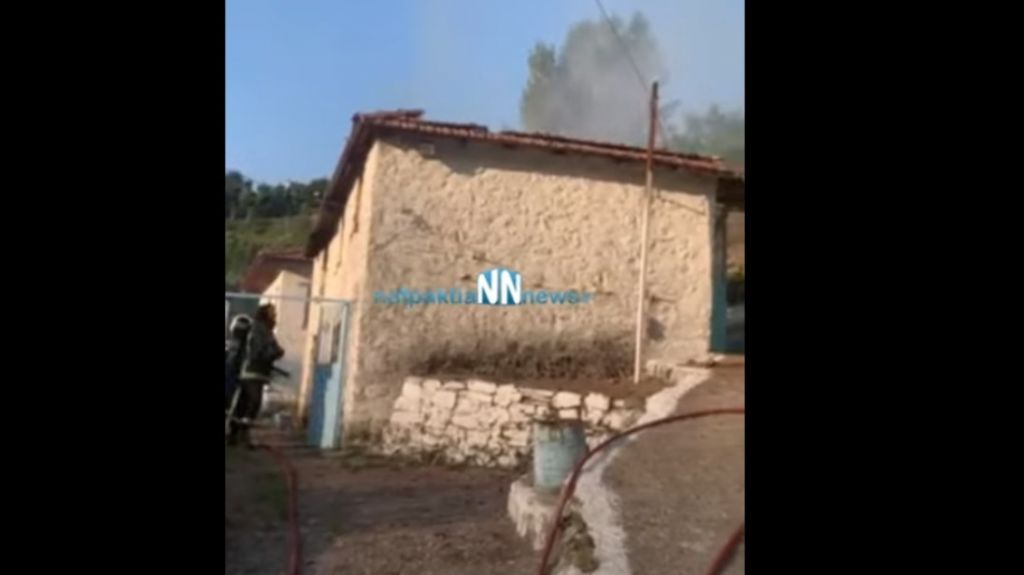 Ναυπακτία: Νεκρό εντοπίστηκε ηλικιωμένο ζευγάρι μετά από φωτιά στο σπίτι του