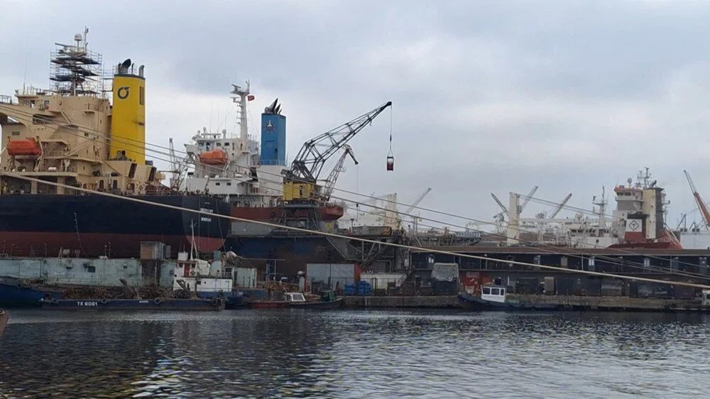 Τουρκία: Εκρηξη σε πλοίο σε ναυπηγείο της Κωνσταντινούπολης
