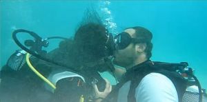 Αλόννησος: Ζευγάρι από τη Θεσσαλονίκη παντρεύτηκε στον βυθό