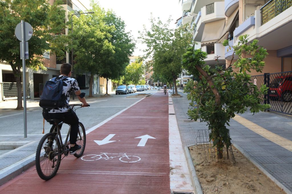 Η Λάρισα πρωτοπορεί και με δωρεάν κοινόχρηστα ηλεκτρικά ποδήλατα