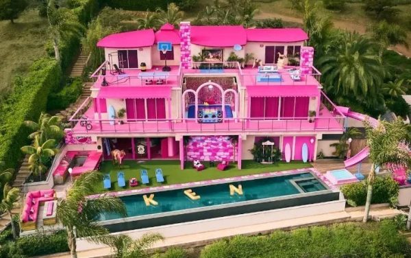 Barbie: Έχει τα χρήματα να ζήσει στο σπίτι των ονείρων της;