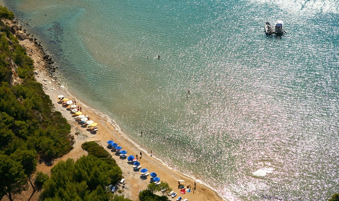 Παρέμβαση της Εισαγγελίας Βόλου για την κατάληψη παραλιών στις Σποράδες