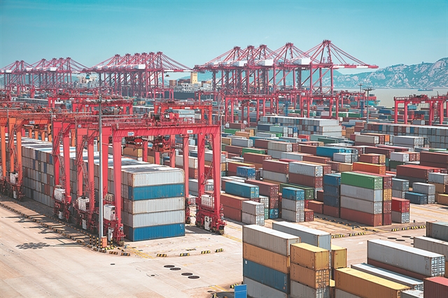 Αλλάζει ρότα η Maersk