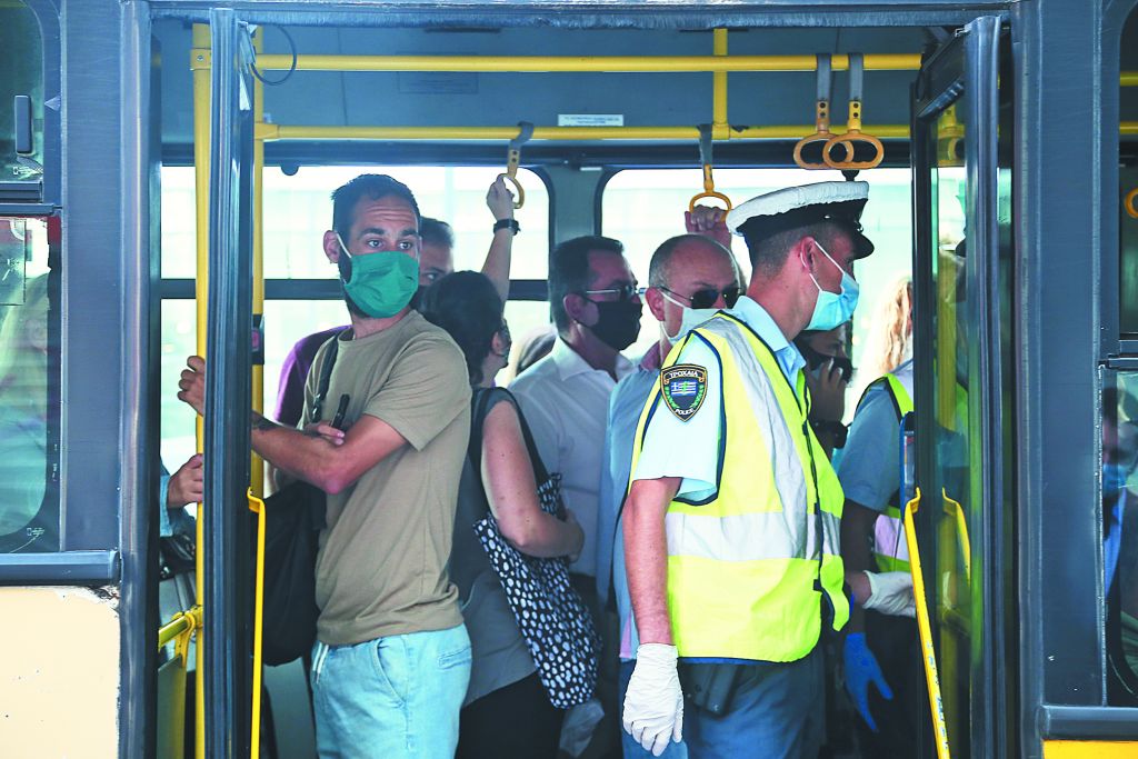 Ο κορωνοϊός επιστρέφει μεταλλαγμένος και απειλητικός