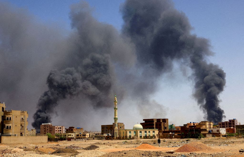Πόλεμος στο Σουδάν: Εξαπλώθηκαν οι εχθροπραξίες σε δύο ακόμη πόλεις