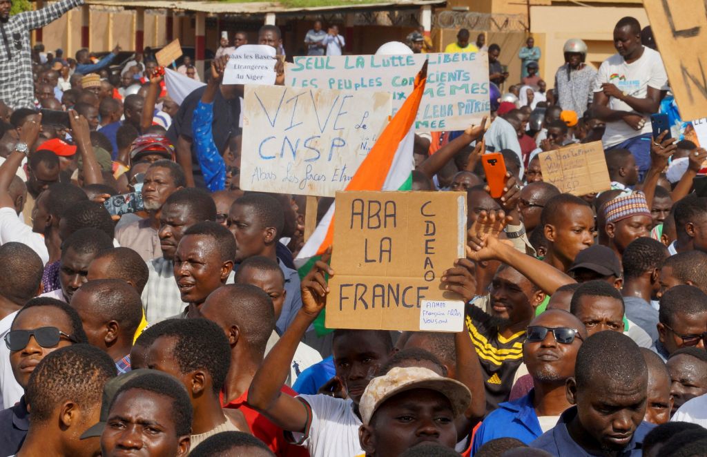 Αντιπροσωπεία των χωρών της Δυτικής Αφρικής στον Νίγηρα με τελεσίγραφο προς τους πραξικοπηματίες