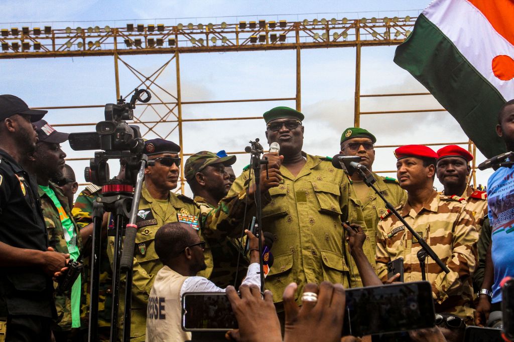 Πραξικόπημα στον Νίγηρα: Εξέπνευσε το τελεσίγραφο της CEDEAO – Κλείνει ο εναέριος χώρος