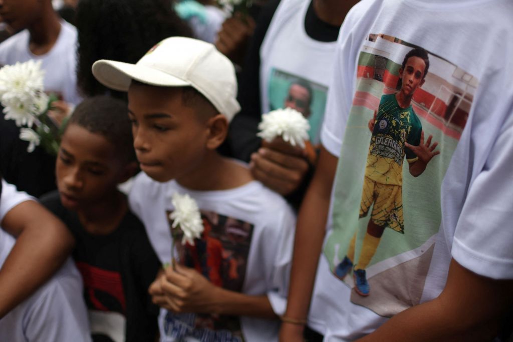 Πυροβολισμοί στη Βραζιλία: Πεντάχρονη σκοτώθηκε από αδέσποτη σφαίρα σε φαβέλα