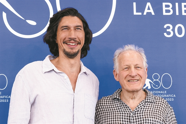 Πλούσιοι άνθρωποι και πιστοί σκύλοι