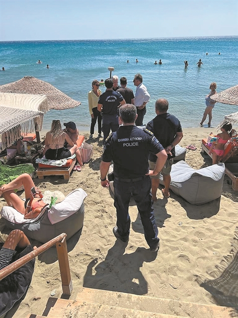 Γιγαντώνεται το κίνημα για ελεύθερη πρόσβαση στις παραλίες