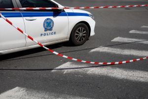 Την έπιασε από τον λαιμό και εκείνη τον μαχαίρωσε – Άγριος καβγάς ανάμεσα σε ξαδέλφια