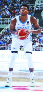 Λάμπουν διά της απουσίας τους