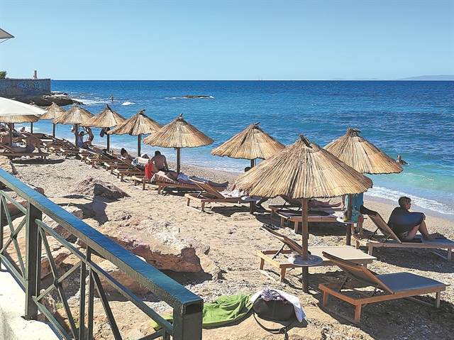 Βουτιά θανάτου από τον 2ο όροφο του «Σωτηρία»