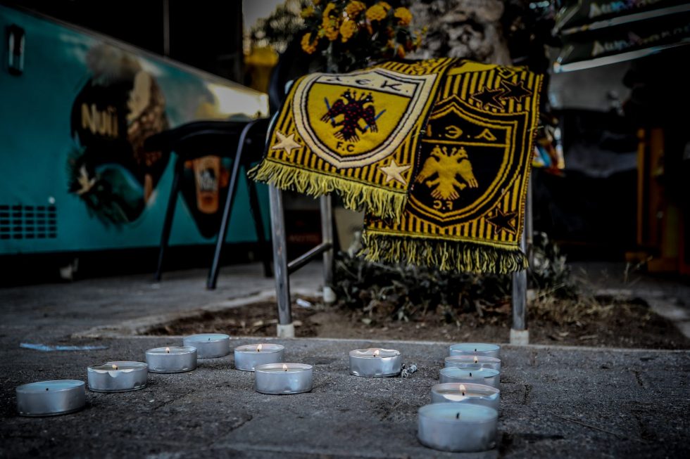 Μιχάλης Κατσουρής: Οι οπαδοί της Ζανκτ Παόυλι τίμησαν τη μνήμη του με γκράφιτι