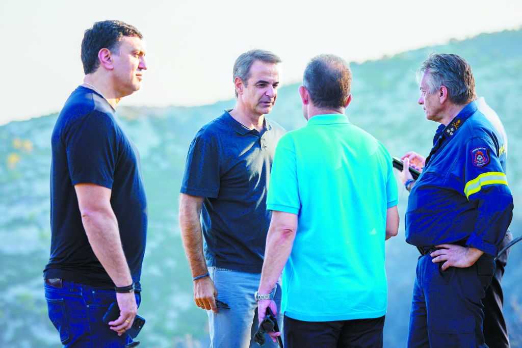 Παγίδες εντός, χαμόγελα εκτός για την κυβέρνηση