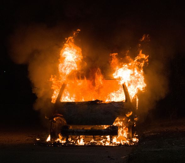 Ποιοι είναι οι λόγοι που ένα αυτοκίνητο παίρνει φωτιά εν κινήσει