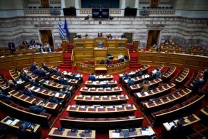 Κόντρα κορυφής σήμερα στη Βουλή για τις φωτιές