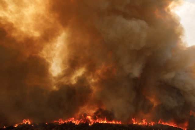 Φωτιά στον Έβρο: Νέα μηνύματα από το 112 – Εκκενώνονται οι περιοχές Γιαννούλη και Σιδηρώ