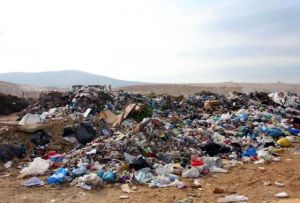 Δήμοι απευθύνουν έκκληση στους πολίτες να μην αποθέτουν απορρίμματα
