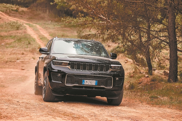 JEEP: ΚΑΙ ΤΟ CHEROKEE ΣΕ ΥΒΡΙΔΙΚΟ