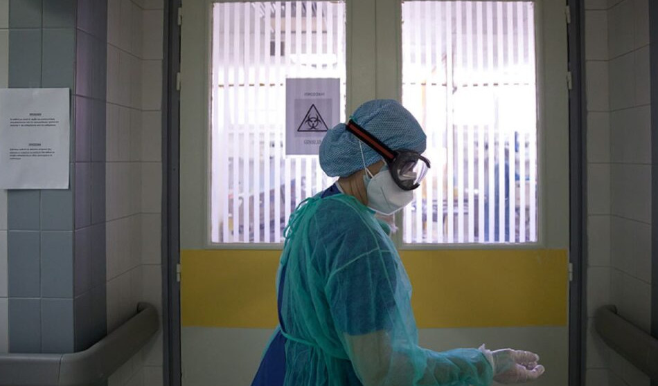 Μάσκα: Εσφαλμένη και επικίνδυνη η απόφαση για κατάργησή της στα νοσοκομεία