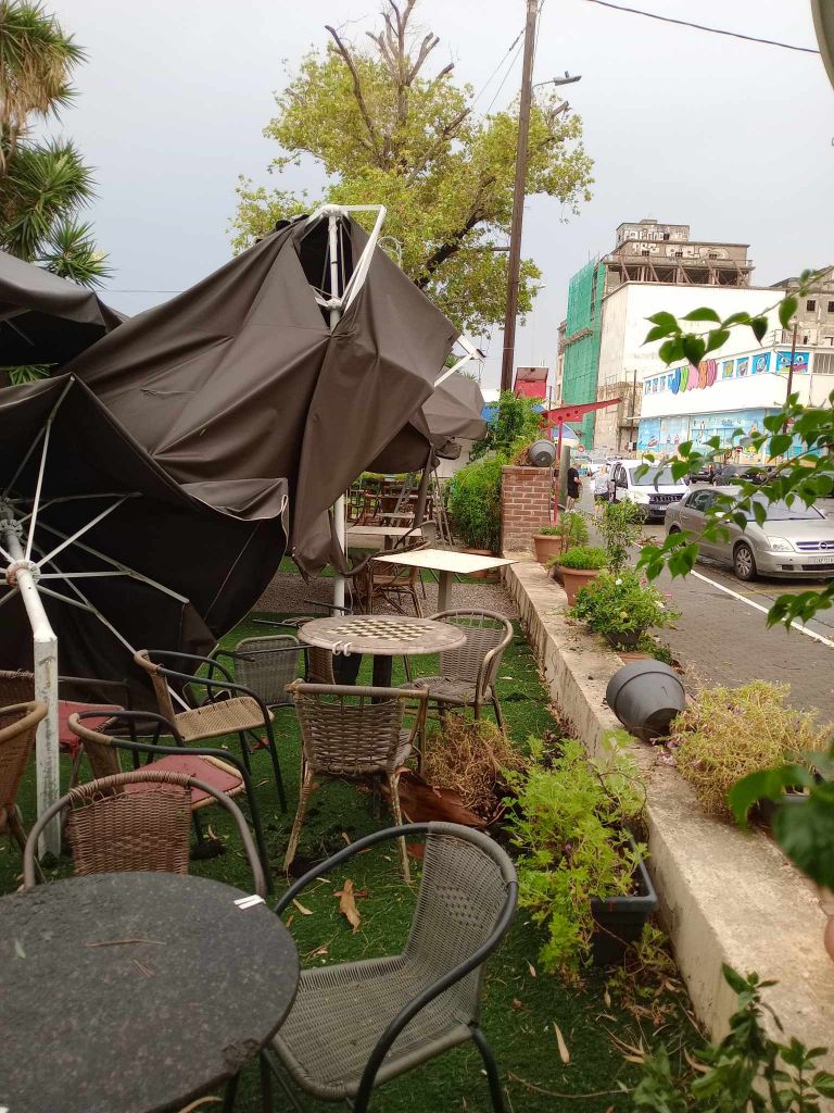 Μπουρίνια έπληξαν Σέρρες, Καλαμάτα και Τρίκαλα