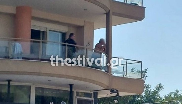 Θεσσαλονίκη: Μεθυσμένος άνδρας βγήκε οπλισμένος στο μπαλκόνι